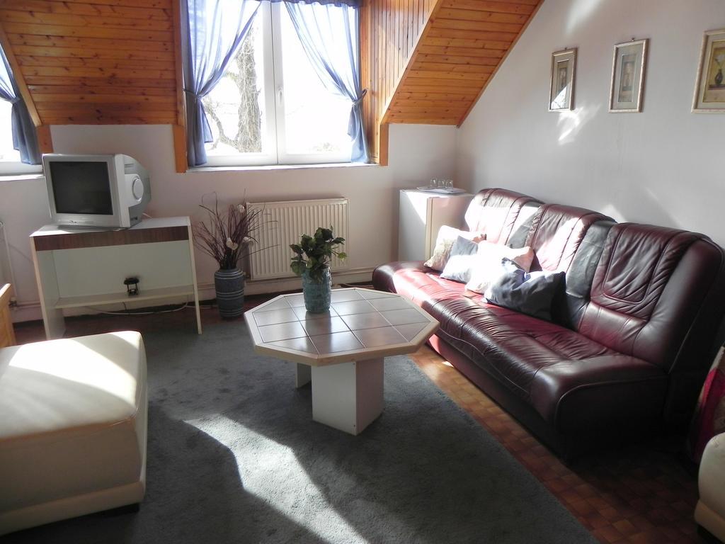 Monika Panzio Hotel Tata Buitenkant foto