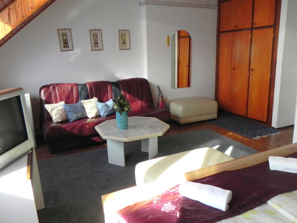 Monika Panzio Hotel Tata Buitenkant foto