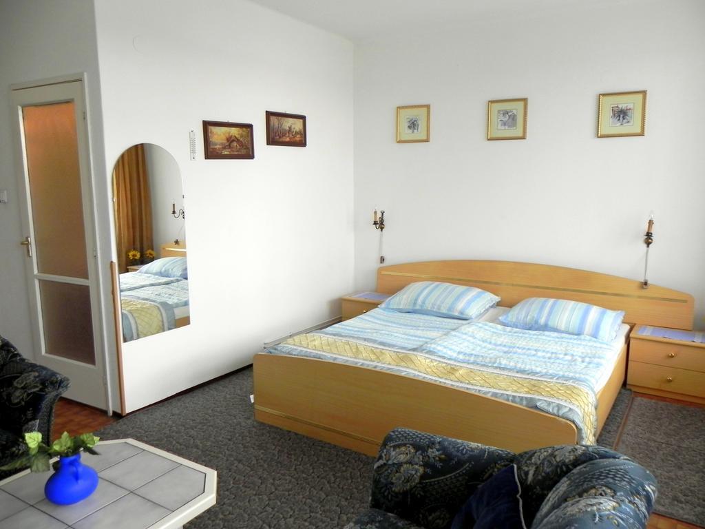 Monika Panzio Hotel Tata Buitenkant foto