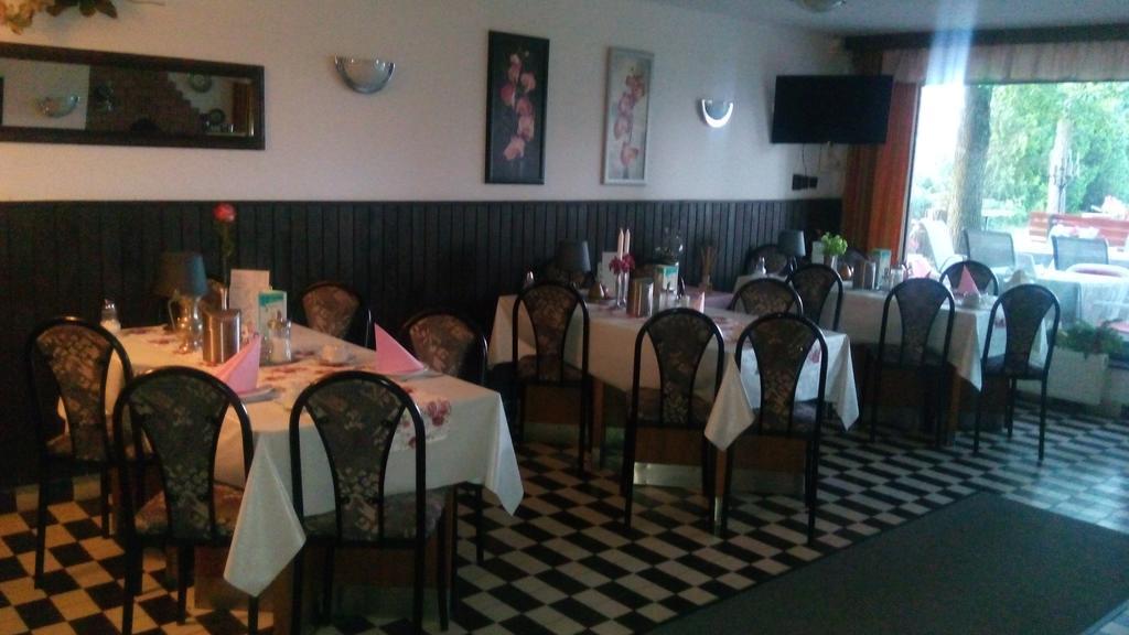 Monika Panzio Hotel Tata Buitenkant foto
