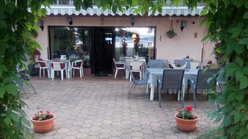 Monika Panzio Hotel Tata Buitenkant foto