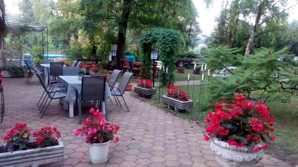 Monika Panzio Hotel Tata Buitenkant foto