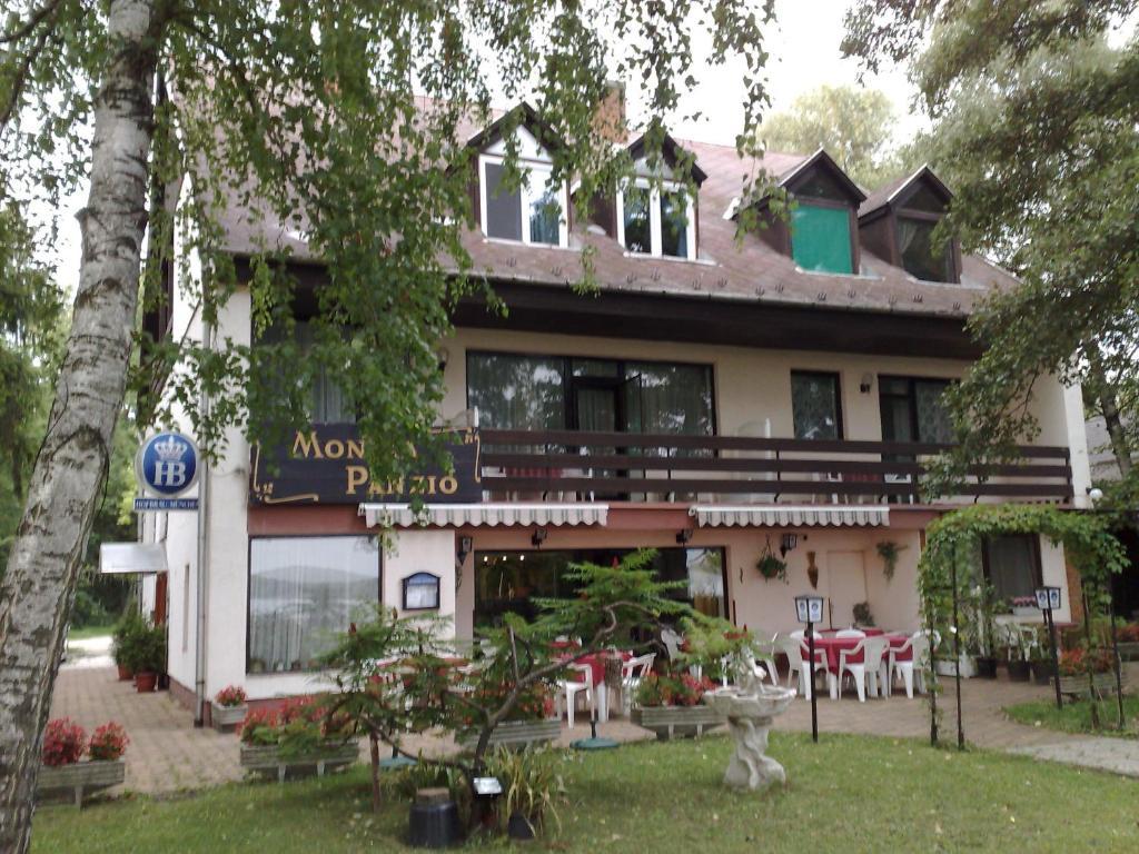 Monika Panzio Hotel Tata Buitenkant foto