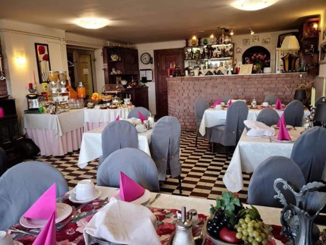 Monika Panzio Hotel Tata Buitenkant foto